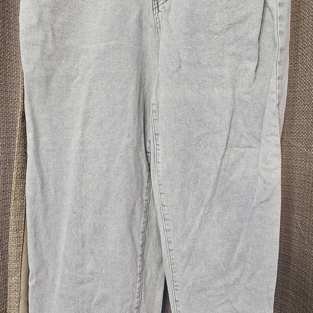 SO Women's Light Relaxed Jeans